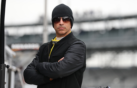 Helio Castroneves pit stand Indianapolis