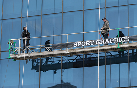 Alexander Rossi on JW Marriott scaffolding