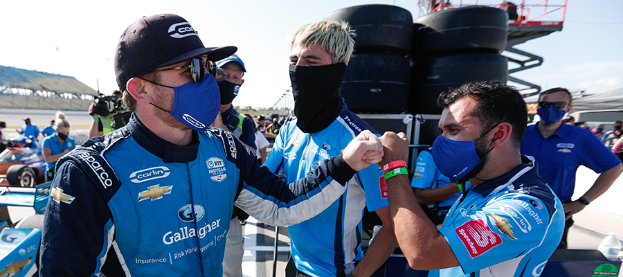Conor Daly celebrates with the Carlin crew at Iowa