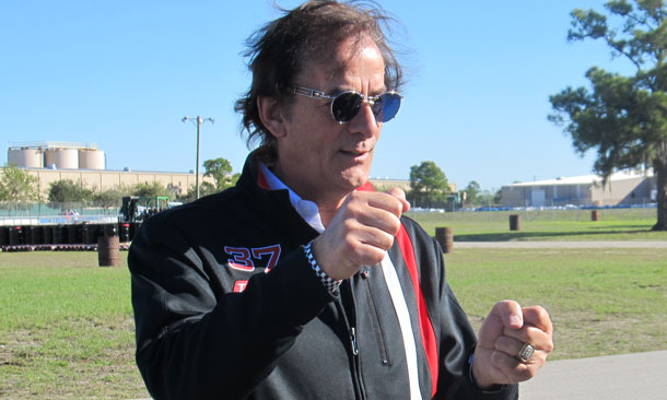 Luyendyk Talks to ROP Participants