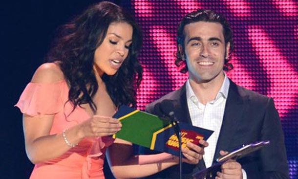 Dario Presents at CMT Awards