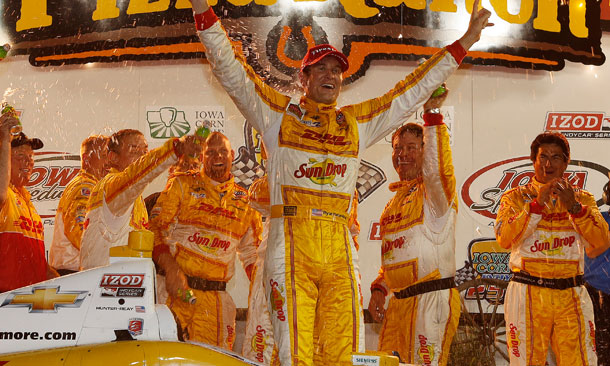 Hunter-Reay Wins At Iowa
