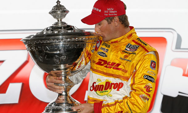 Ryan Hunter-Reay kisses the Astor Cup