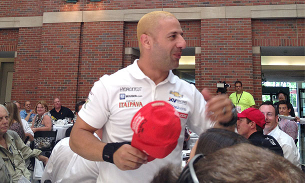Tony Kanaan goes blonde