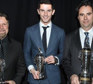 Rossi savors Borg-Warner Trophy that he gets to keep