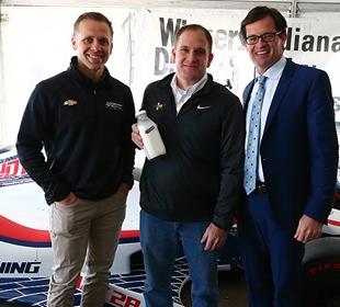 Carpenter meets Indy 500 milkman as part of fundraising kickoff