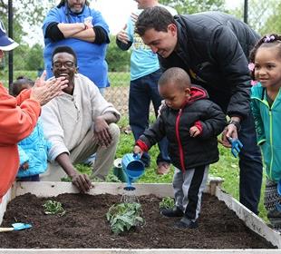Rahal gets hands dirty helping kids learn to grow own food