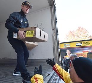 Andretti Autosport, Hunter-Reay make special Butterball turkey delivery again