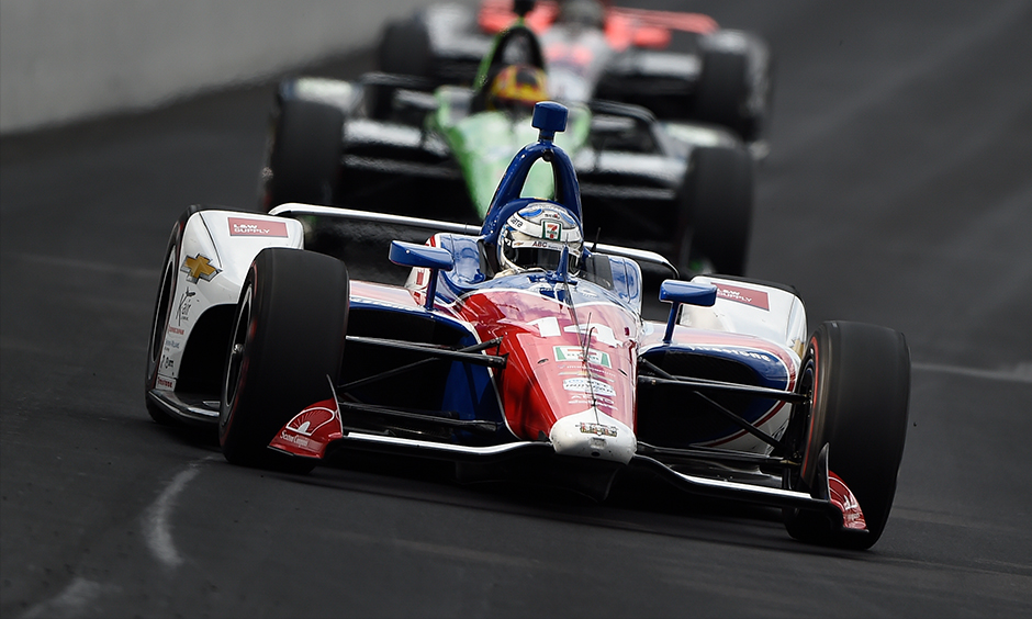 Tony Kanaan on track Indy 500 practice