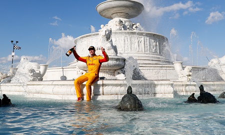 thumbnail for Now a tradition: A dip in Detroit's fountain