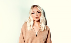 Thumbnail for Country Star Bradbery To Ride in Ruoff Fastest Seat in Sports