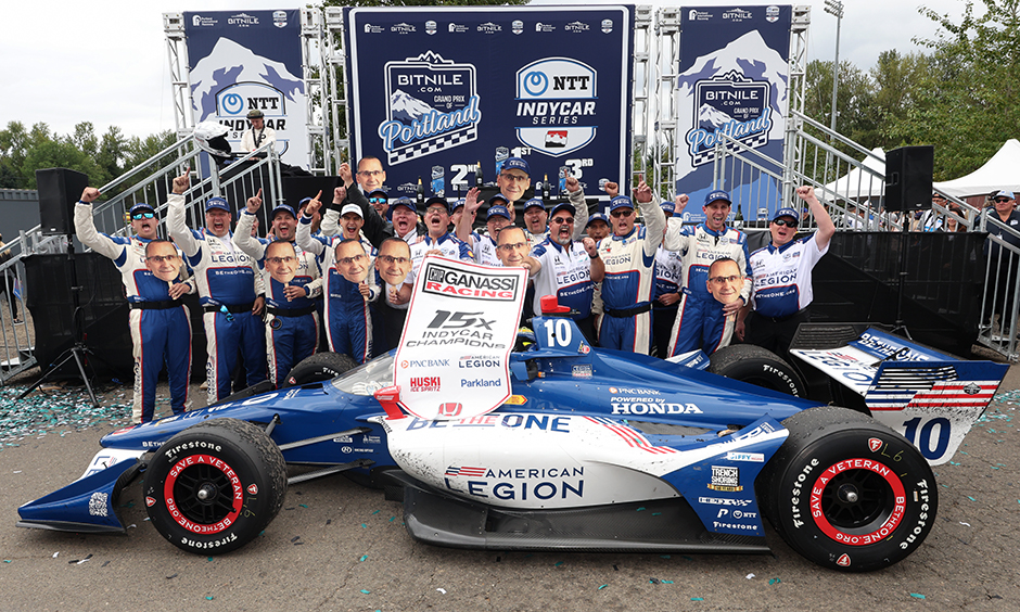 Chip Ganassi Racing No. 10 crew