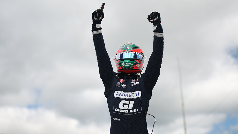 Salvador de Alba Gets First Win; Dennis Hauger Takes Title