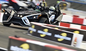 Thumbnail for Hinchcliffe and Kanaan talk Race Of Champions practice